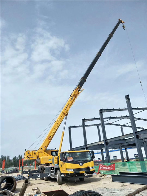 卢氏县超高层建筑钢结构吊装案例